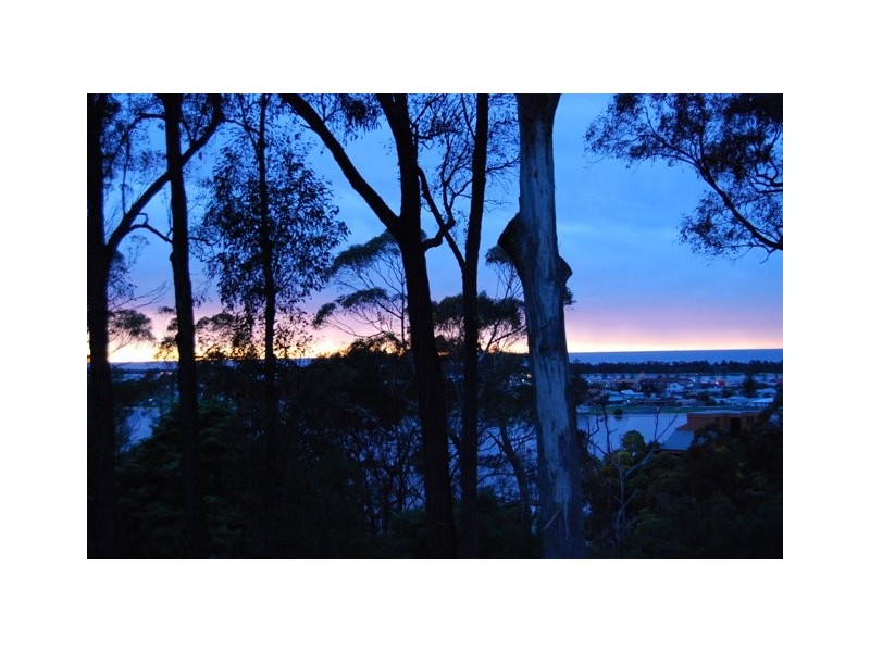 46 Creighton Street, Lakes Entrance VIC 3909