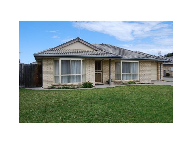 2/16 Roadknight Street, Lakes Entrance VIC 3909