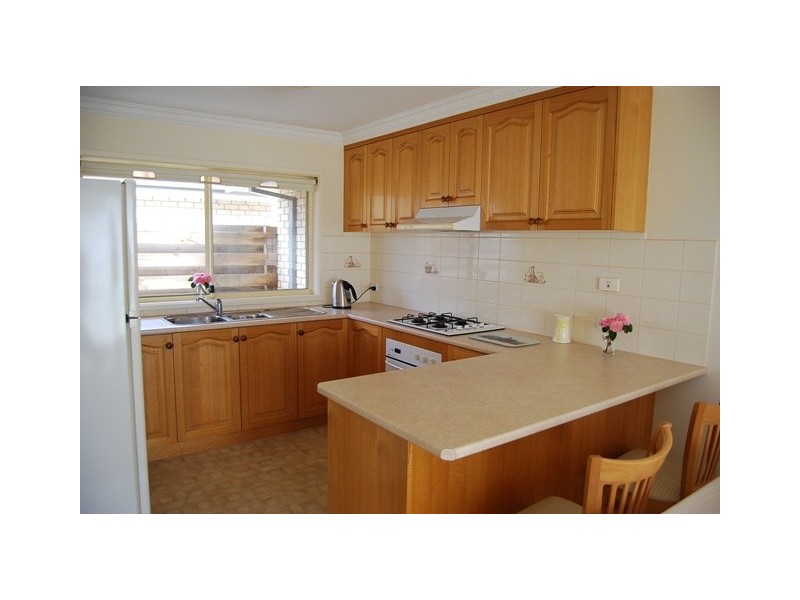 2/16 Roadknight Street, Lakes Entrance VIC 3909