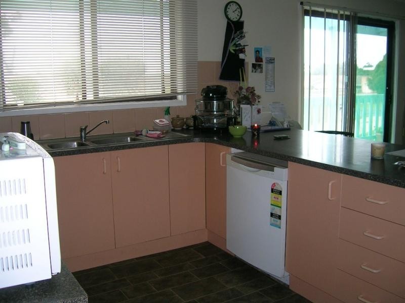 10 Capes Road, Lakes Entrance VIC 3909