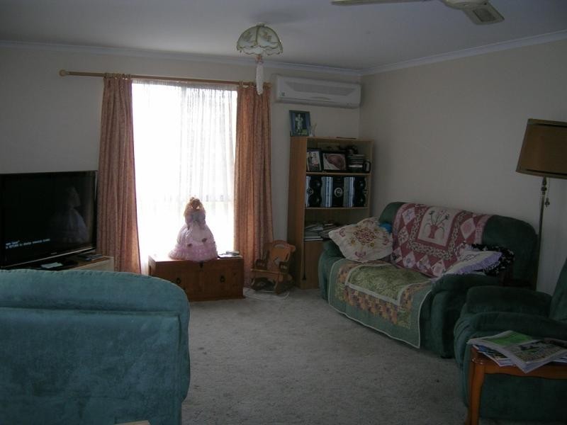 10 Capes Road, Lakes Entrance VIC 3909