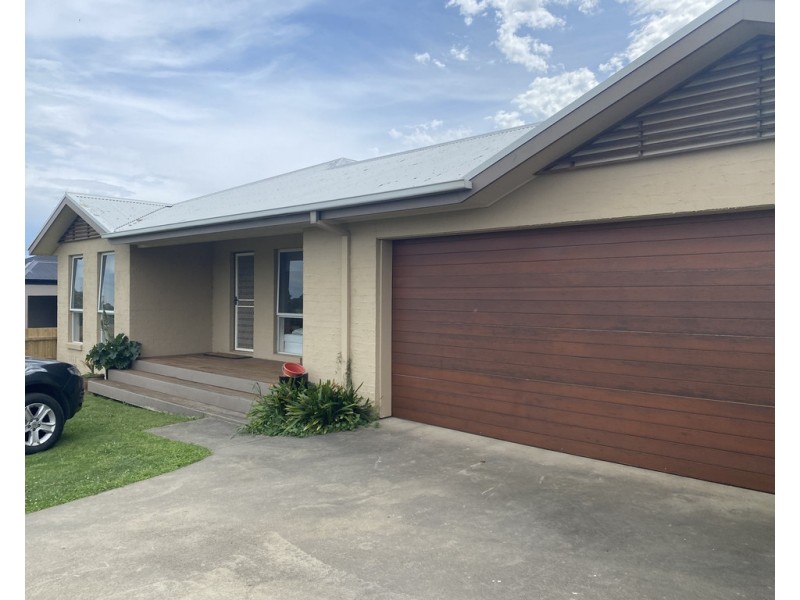 103 Stirling Drive, Lakes Entrance VIC 3909
