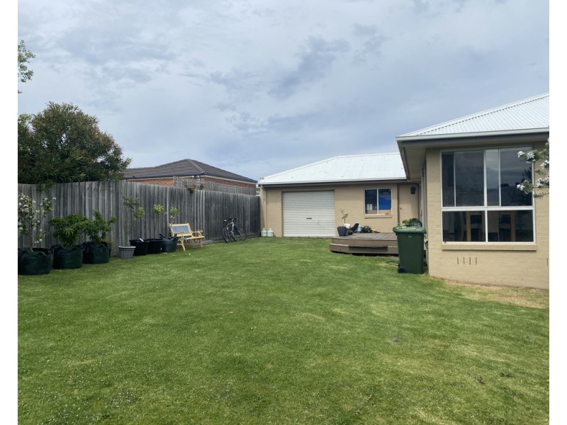103 Stirling Drive, Lakes Entrance VIC 3909