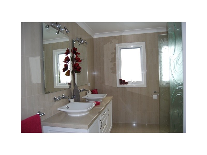 69 Goldring Road, Lakes Entrance VIC 3909