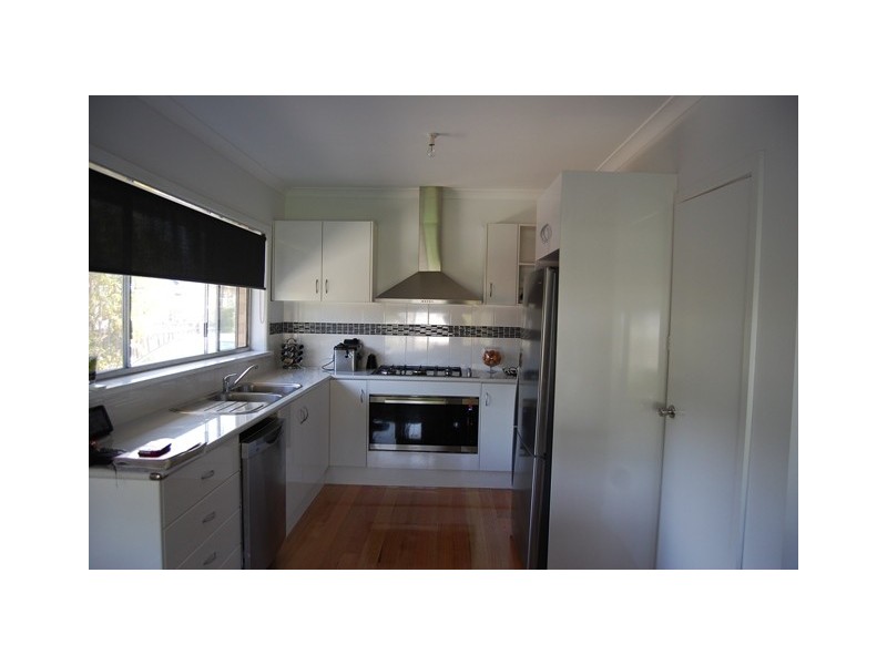 23 Heatherlea Grove, Lakes Entrance VIC 3909