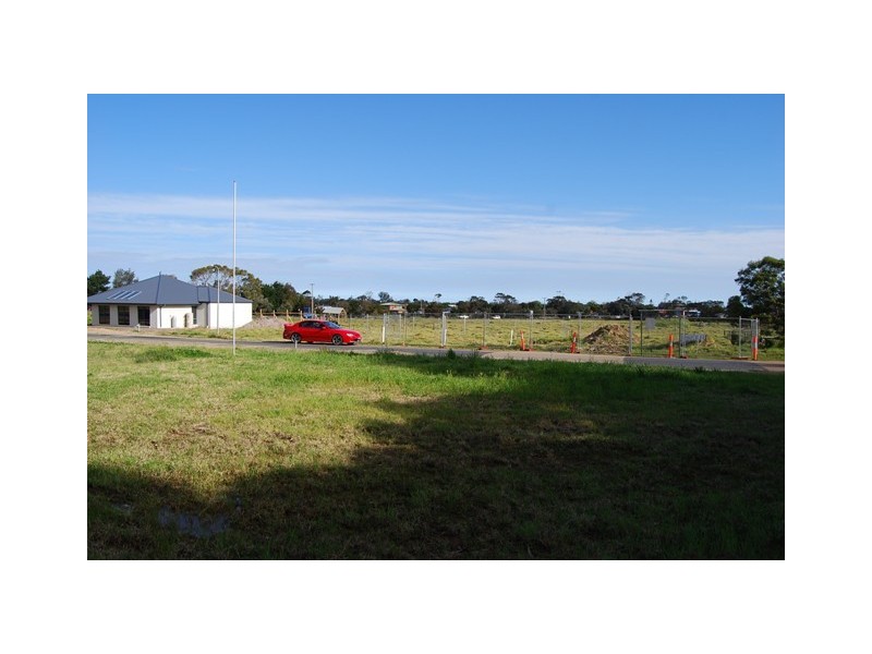 19A and B Golf Links Road, Lakes Entrance VIC 3909
