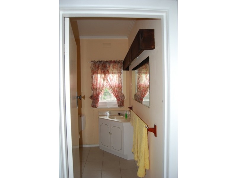 12 Stock Street, Lakes Entrance VIC 3909