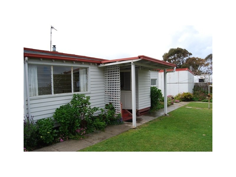 12 Stock Street, Lakes Entrance VIC 3909