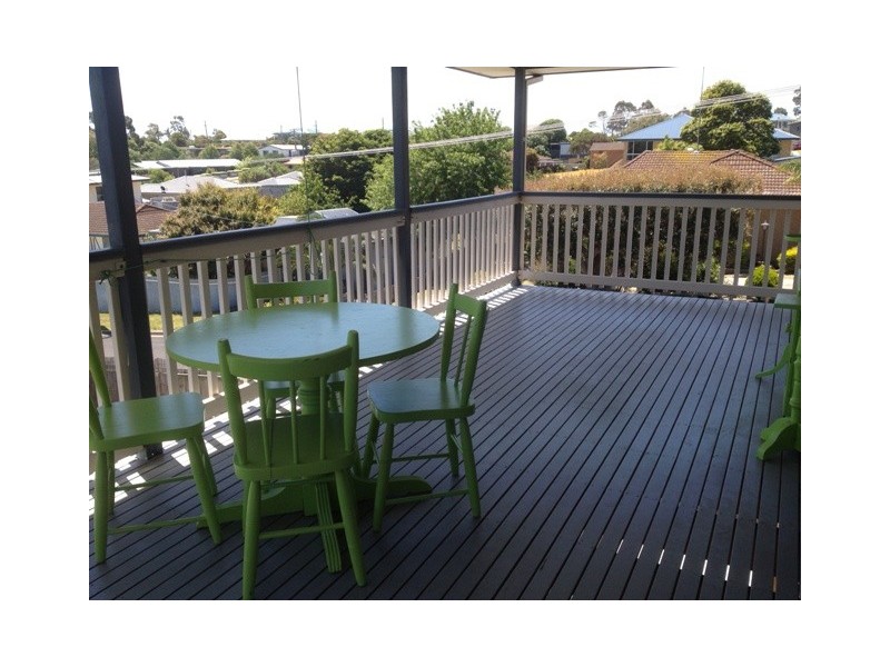 27 Abalone Avenue, Lakes Entrance VIC 3909