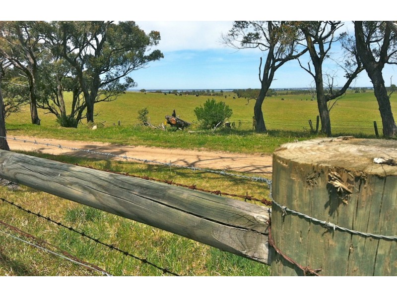 192 Harmans Road, Johnsonville VIC 3902