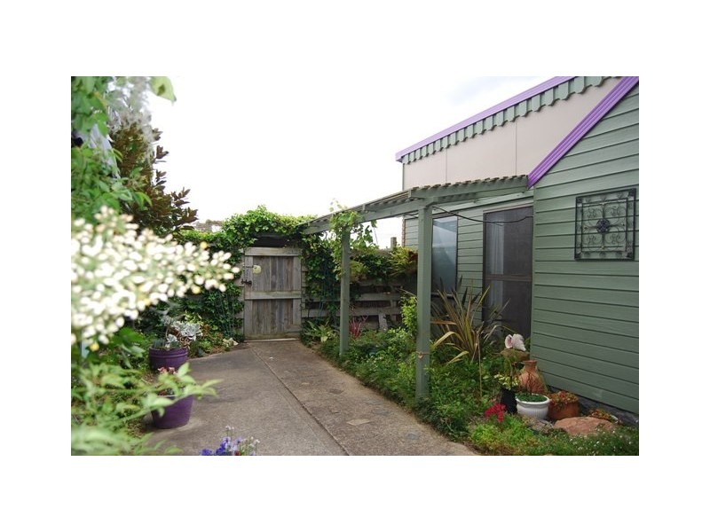 17 View Street, Lakes Entrance VIC 3909