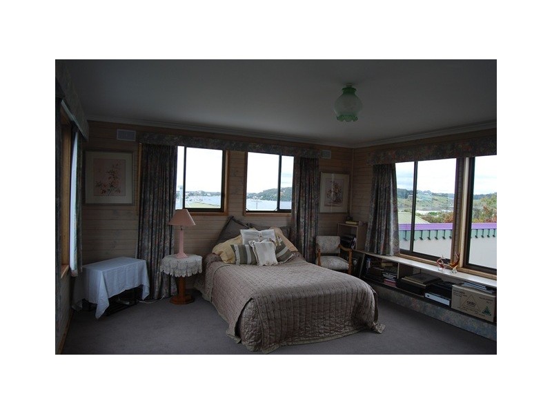 17 View Street, Lakes Entrance VIC 3909