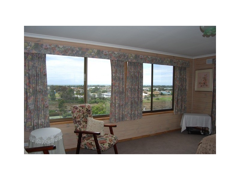 17 View Street, Lakes Entrance VIC 3909
