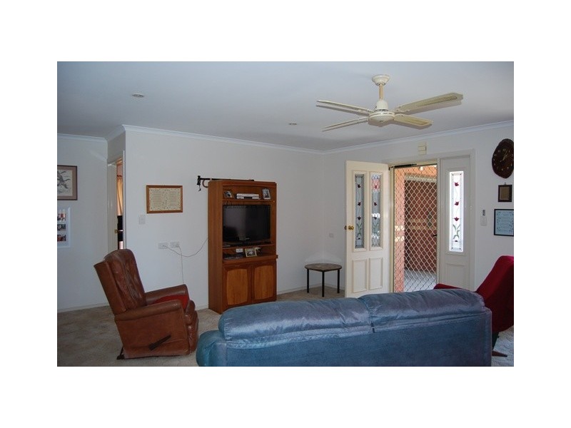 Unit 10 67-73 Roadknight Street, Lakes Entrance VIC 3909