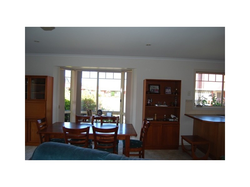 Unit 10 67-73 Roadknight Street, Lakes Entrance VIC 3909