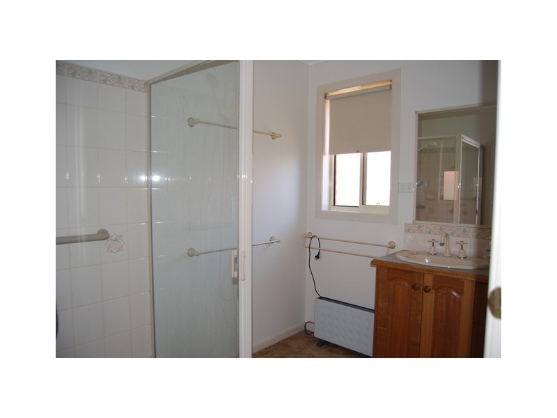 Unit 10 67-73 Roadknight Street, Lakes Entrance VIC 3909