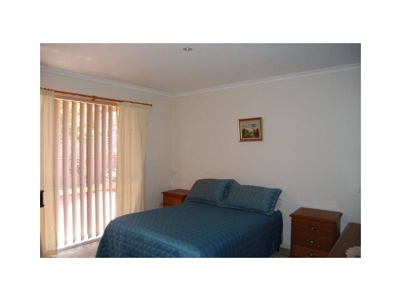 Unit 10 67-73 Roadknight Street, Lakes Entrance VIC 3909