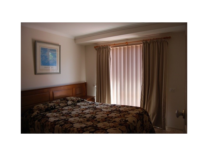 Unit 10 67-73 Roadknight Street, Lakes Entrance VIC 3909