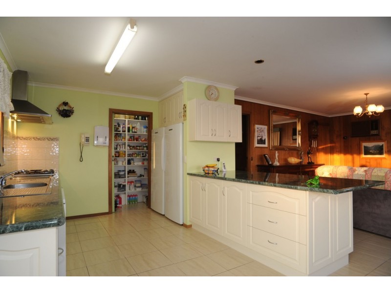 30 Ocean View Parade, Lakes Entrance VIC 3909