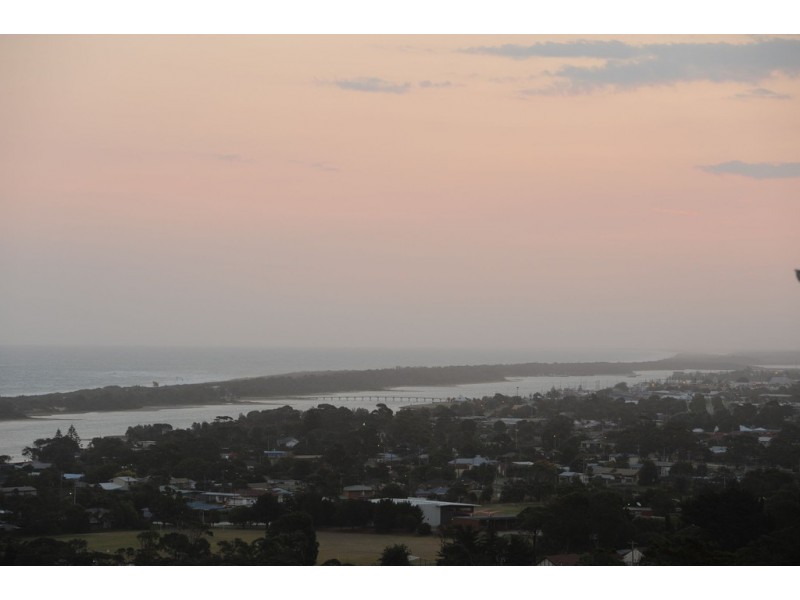 30 Ocean View Parade, Lakes Entrance VIC 3909