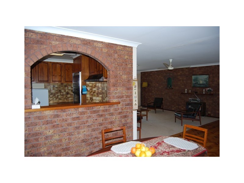 1 Bronsdon Street, Lakes Entrance VIC 3909