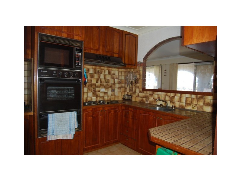 1 Bronsdon Street, Lakes Entrance VIC 3909