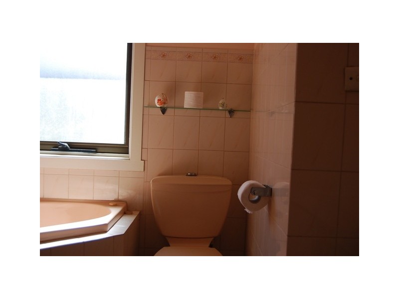 1 Bronsdon Street, Lakes Entrance VIC 3909