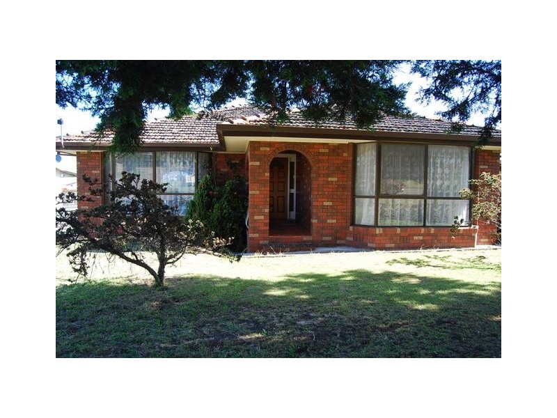 1 Bronsdon Street, Lakes Entrance VIC 3909