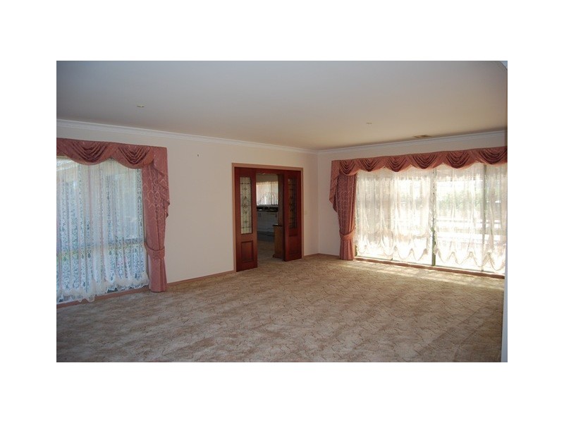 50 Stirling Drive, Lakes Entrance VIC 3909