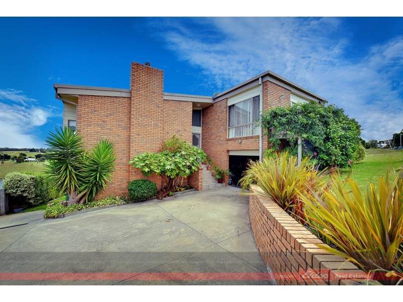 2 Bass Close, Lakes Entrance VIC 3909