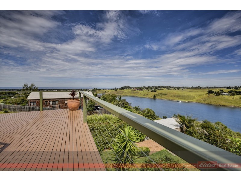 2 Bass Close, Lakes Entrance VIC 3909