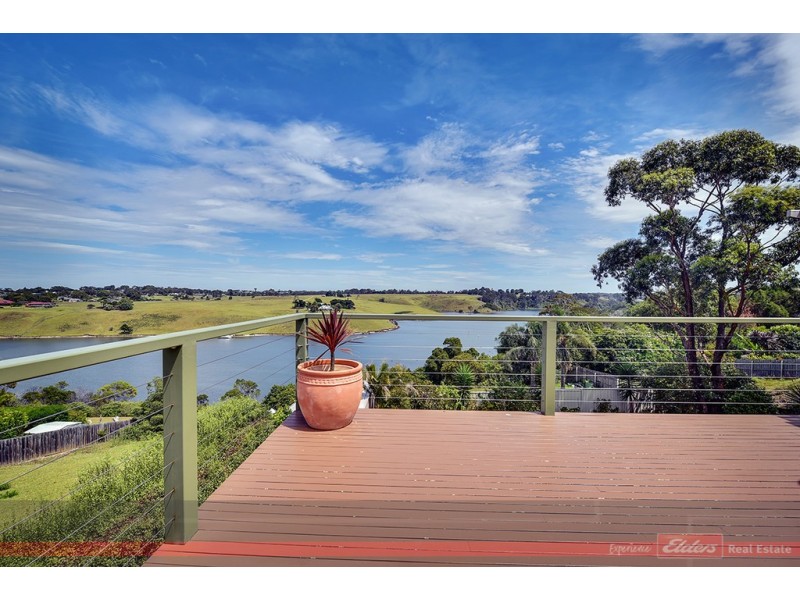 2 Bass Close, Lakes Entrance VIC 3909