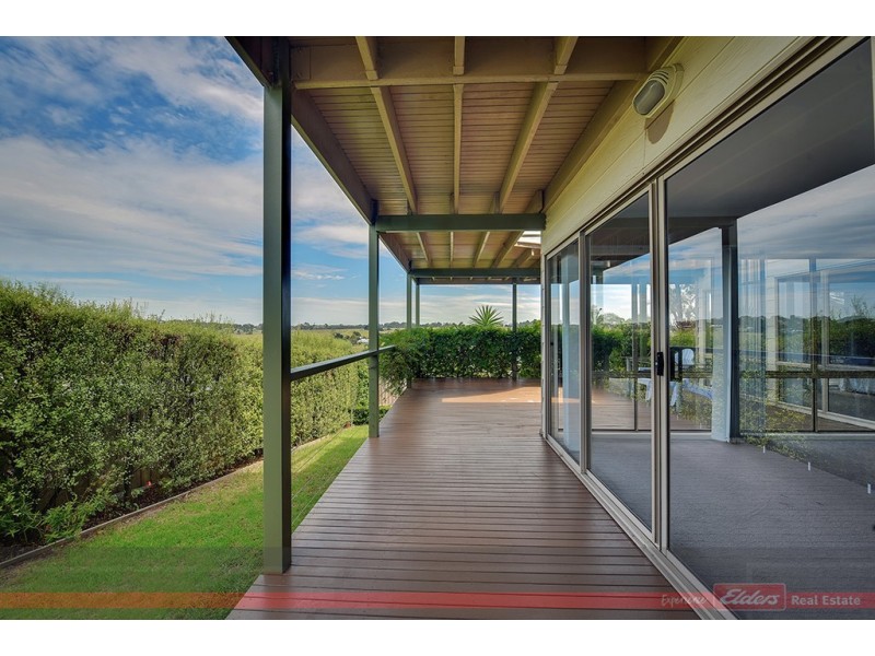 2 Bass Close, Lakes Entrance VIC 3909