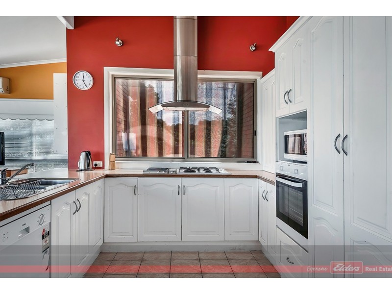 2 Bass Close, Lakes Entrance VIC 3909