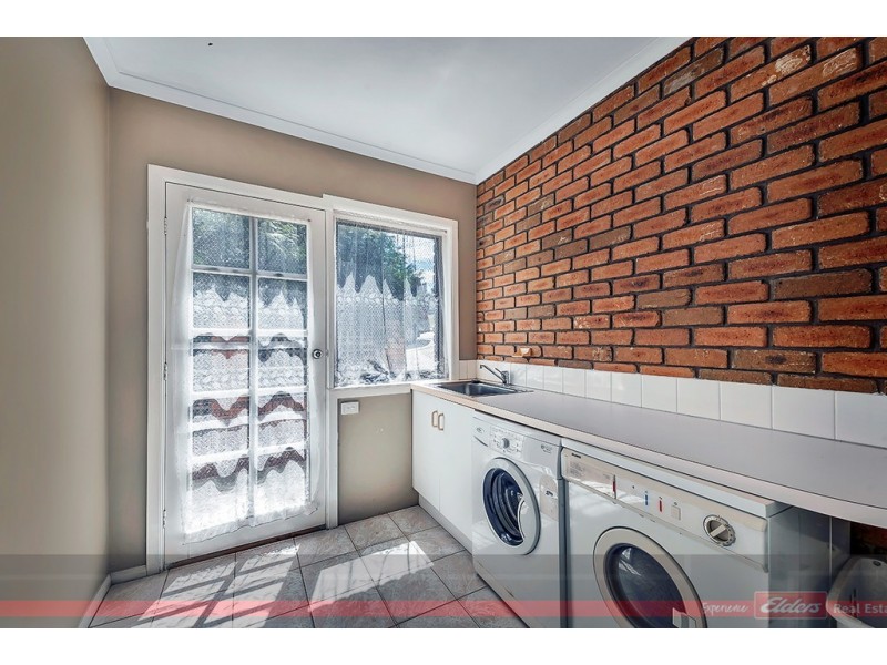 2 Bass Close, Lakes Entrance VIC 3909