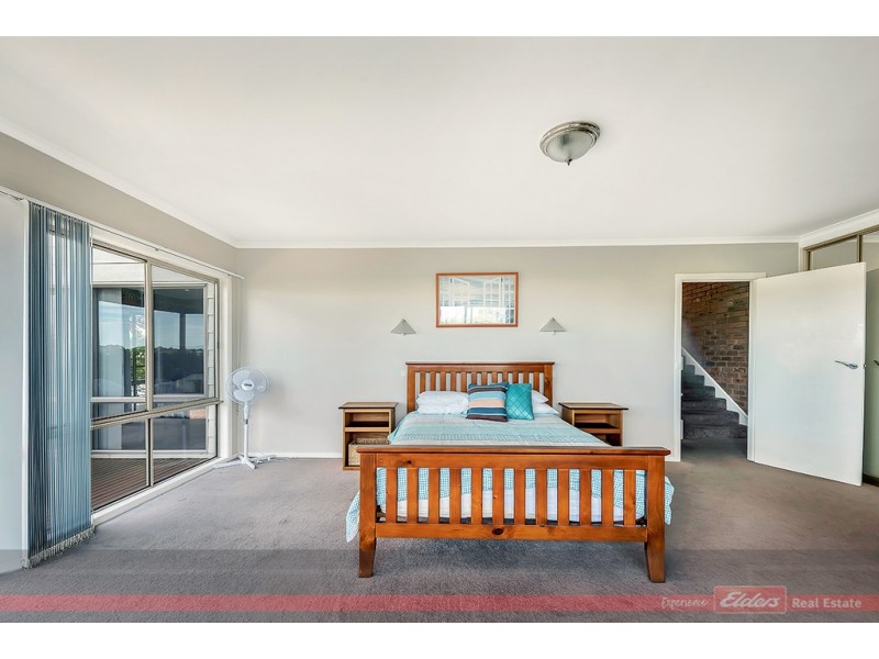2 Bass Close, Lakes Entrance VIC 3909