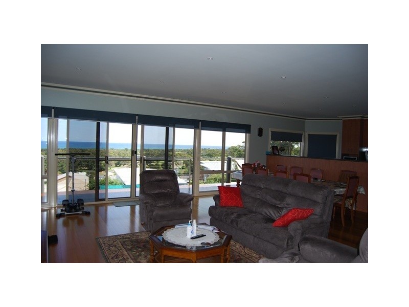 15 Gay Street, Lakes Entrance VIC 3909