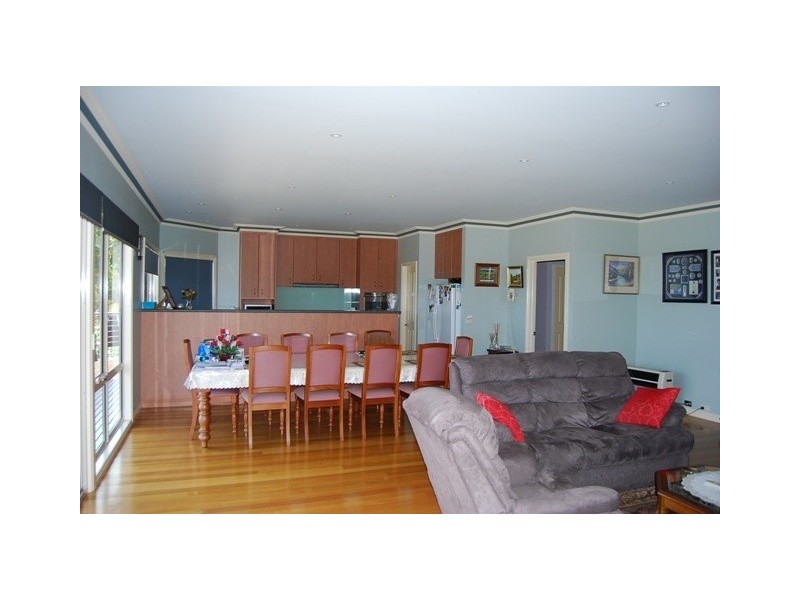 15 Gay Street, Lakes Entrance VIC 3909