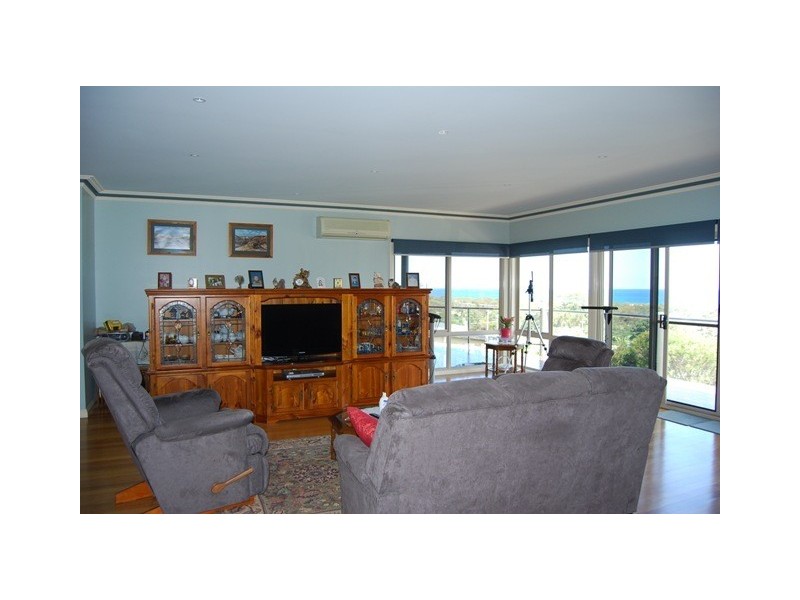 15 Gay Street, Lakes Entrance VIC 3909