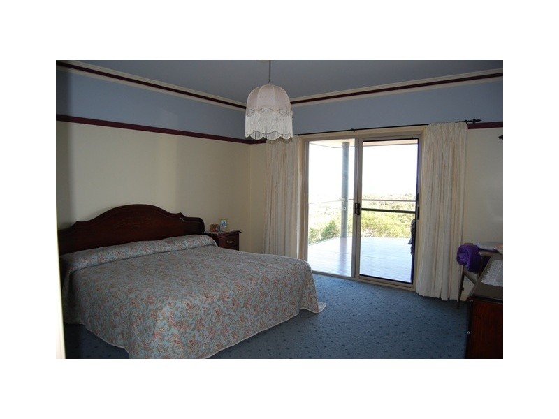 15 Gay Street, Lakes Entrance VIC 3909