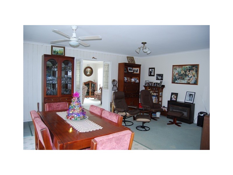 6 Hazel Road, Lakes Entrance VIC 3909