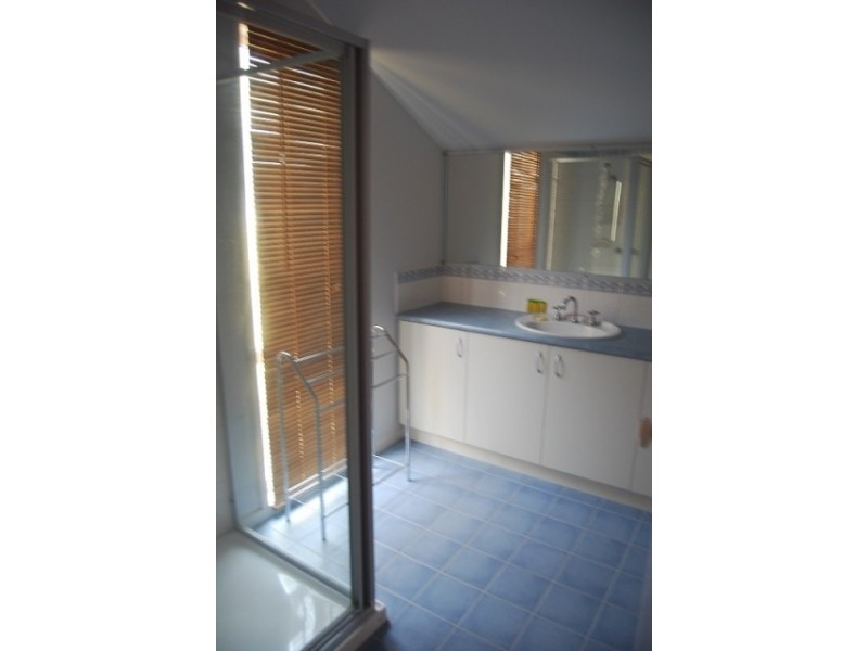 118 Marine Parade, Lakes Entrance VIC 3909