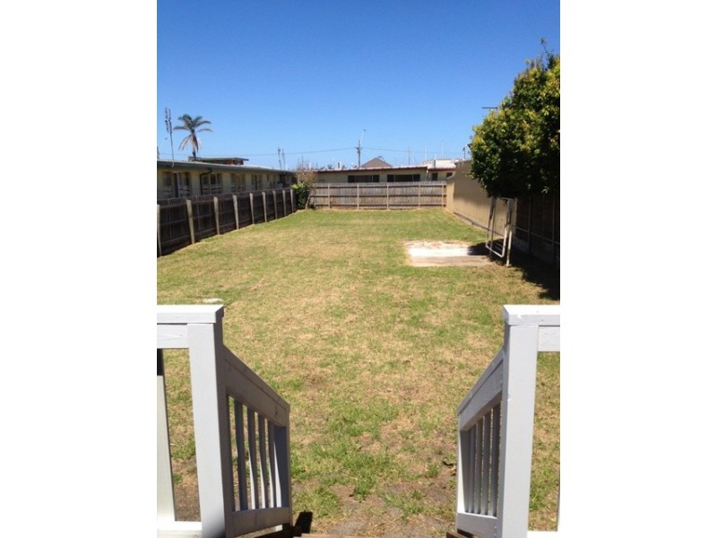 118 Marine Parade, Lakes Entrance VIC 3909