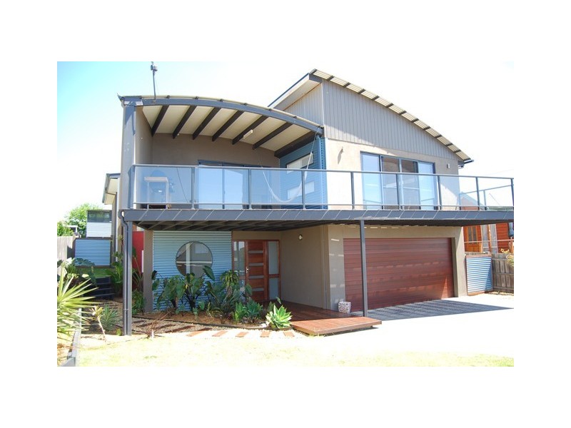 8 Hillcrest Way, Lake Tyers Beach VIC 3909