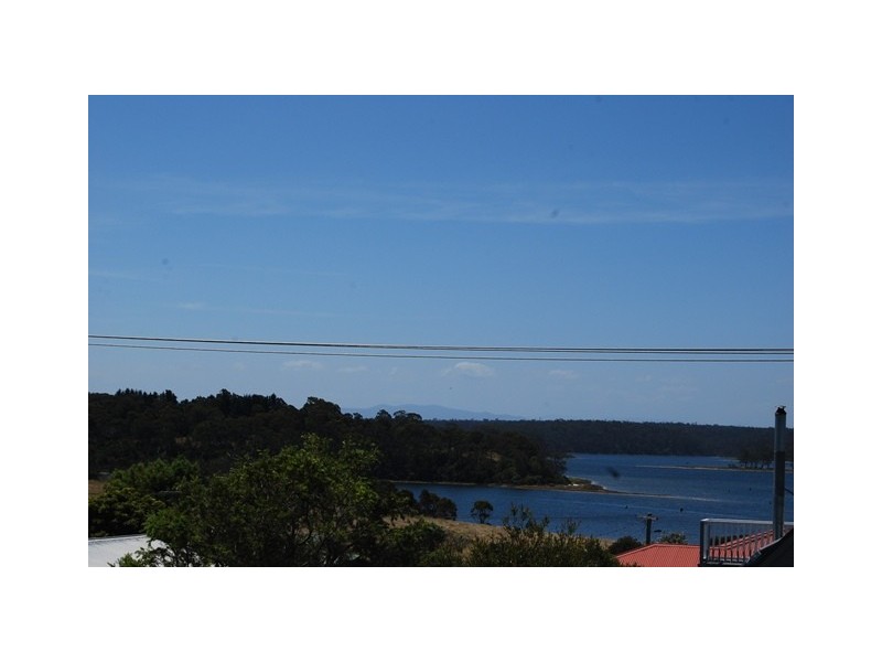 8 Hillcrest Way, Lake Tyers Beach VIC 3909
