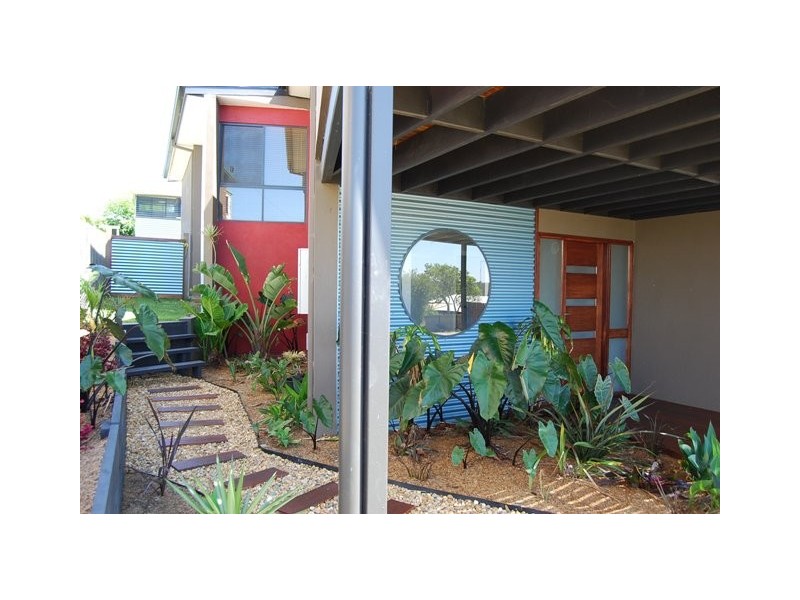 8 Hillcrest Way, Lake Tyers Beach VIC 3909