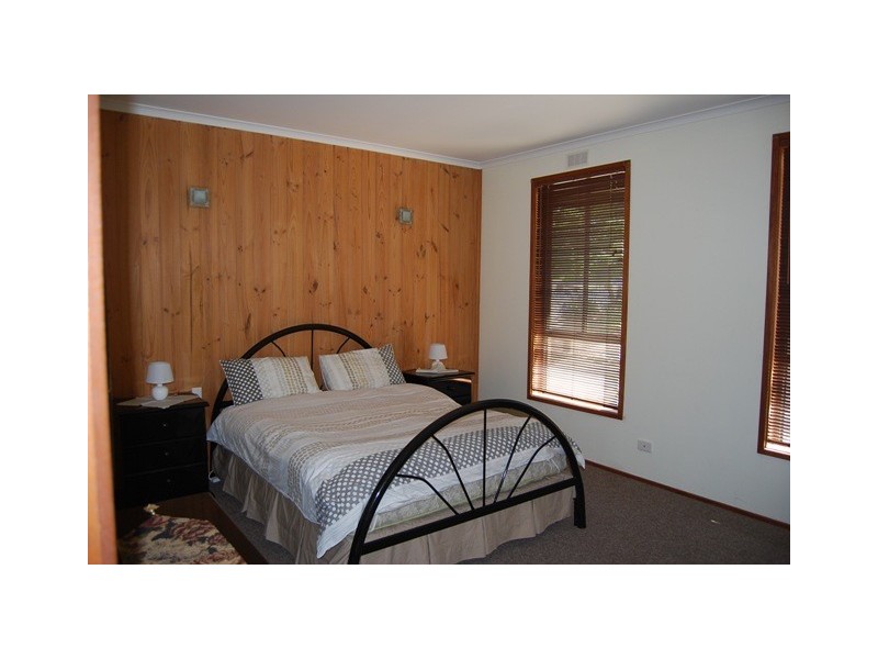 17 Nautilus Way, Lakes Entrance VIC 3909