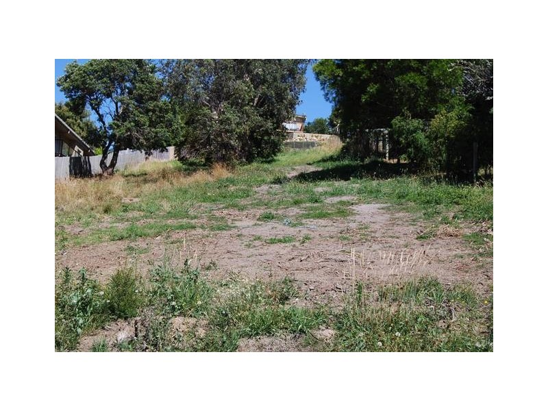 17 Outlook Drive, Lakes Entrance VIC 3909