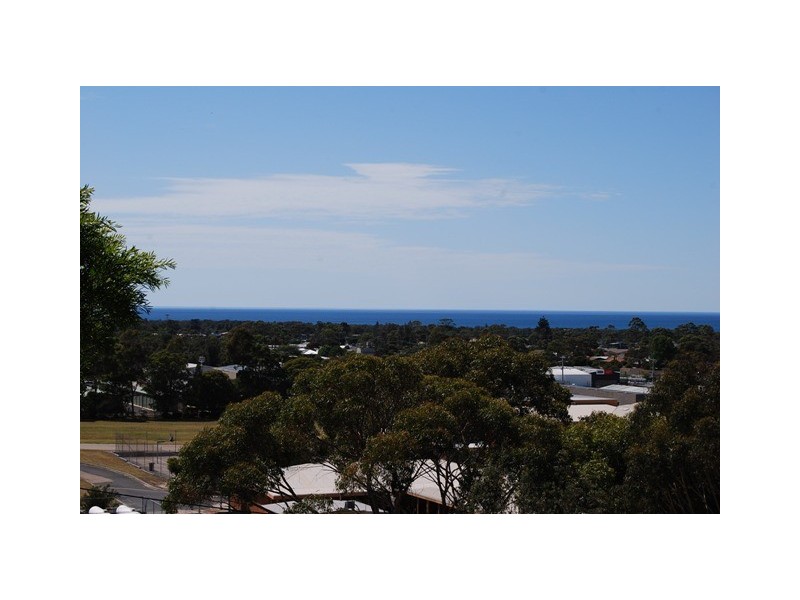 17 Outlook Drive, Lakes Entrance VIC 3909