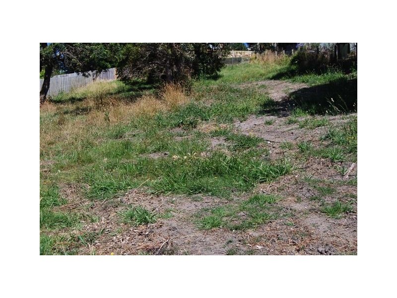 17 Outlook Drive, Lakes Entrance VIC 3909